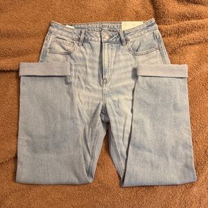 American Eagle Outfitters High Rise Mom Strigid Jeans